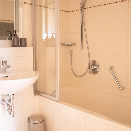 Modern Alpine Haven Surreal Apartament *